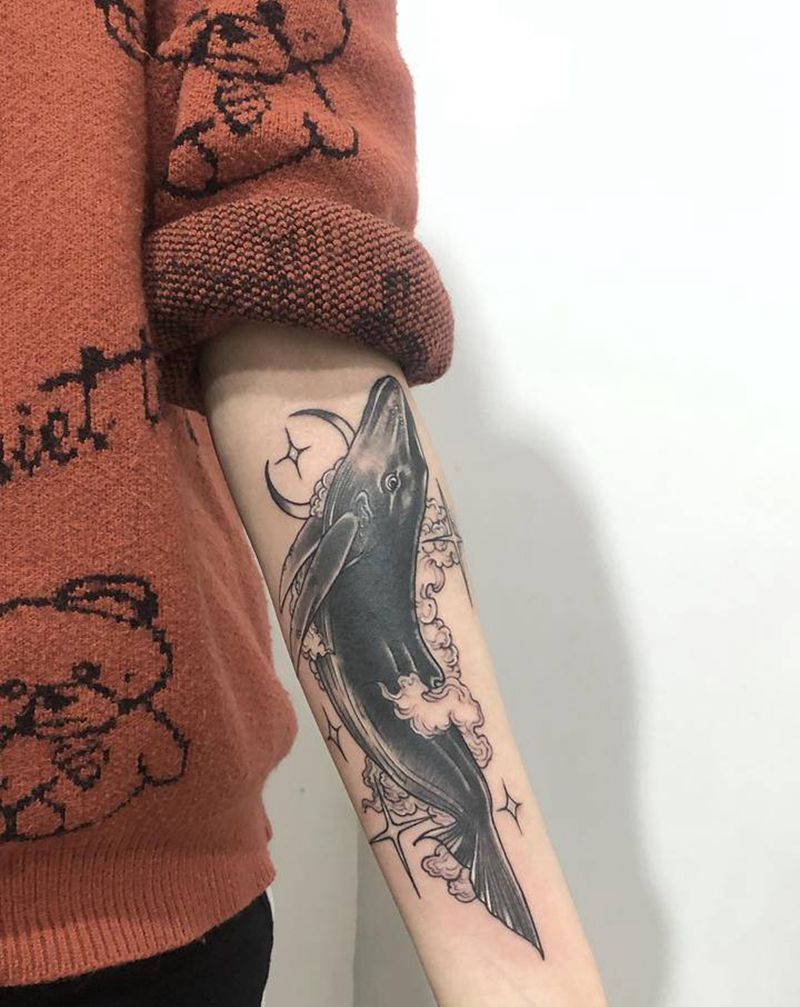 遮盖前任纹身图片_水墨鲸鱼纹身图案