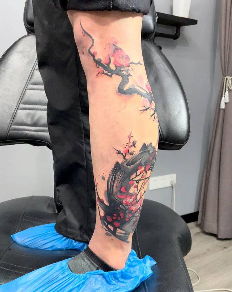 腊梅纹身图片_腿部纹身图案