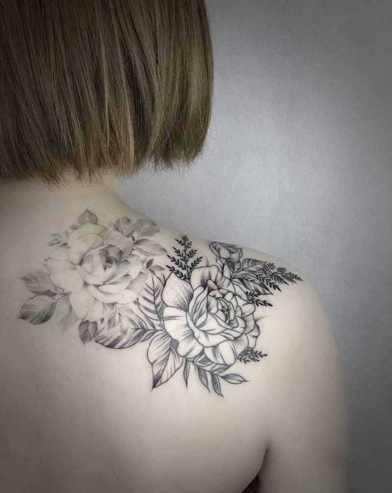 接组素花纹身图片_肩部点刺纹身图案