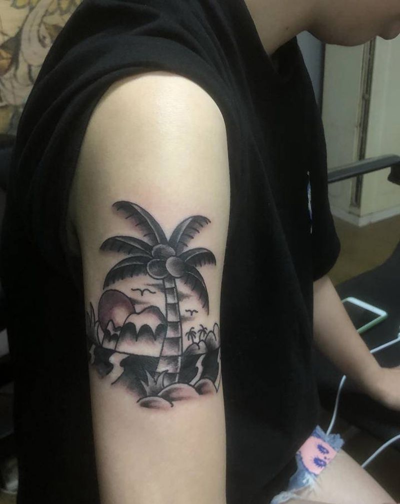 椰树遮盖伤疤纹身图片_手臂Old School椰树遮盖纹身图案