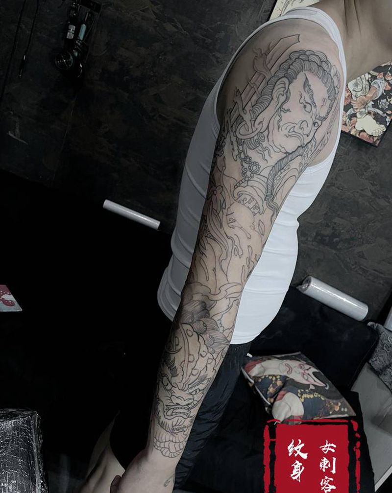 花臂纹身图片_手部纹身图案