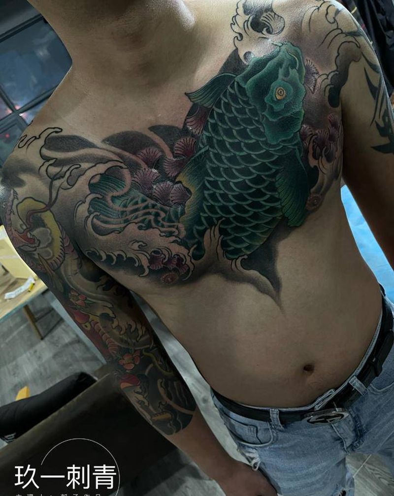 遮盖纹身图片_胸部新传统纹身图案
