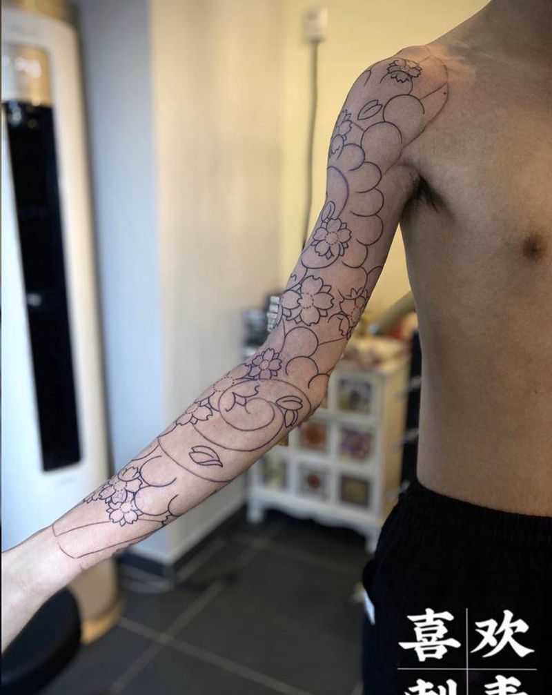 樱花臂第一次线条纹身图片_手臂老传统樱花纹身图案