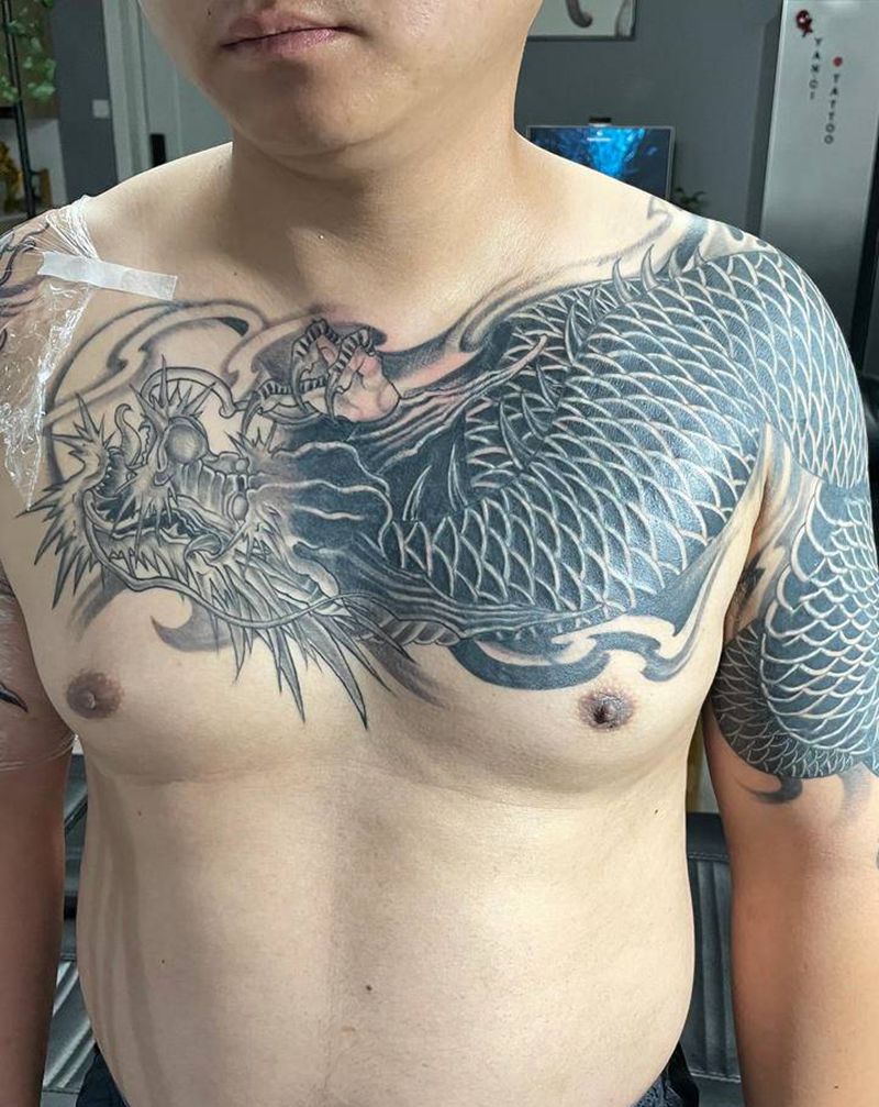 过肩龙纹身图片_手臂新传统纹身图案