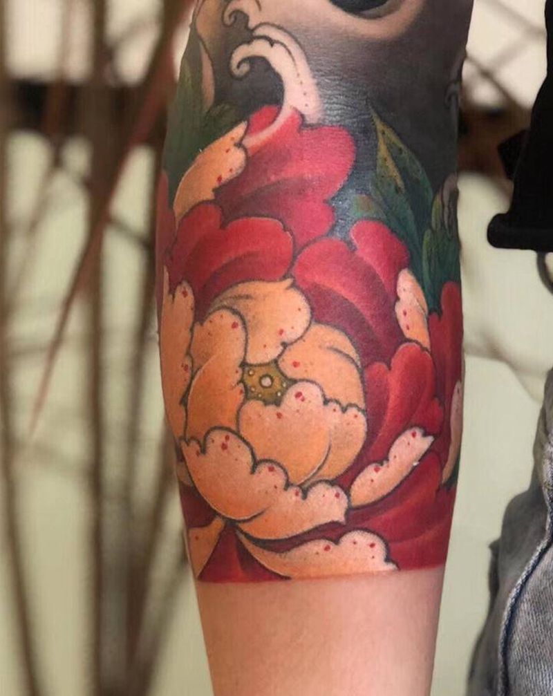 今日七分袖小局部，做点花样出来纹身图片_手部老传统纹身图案