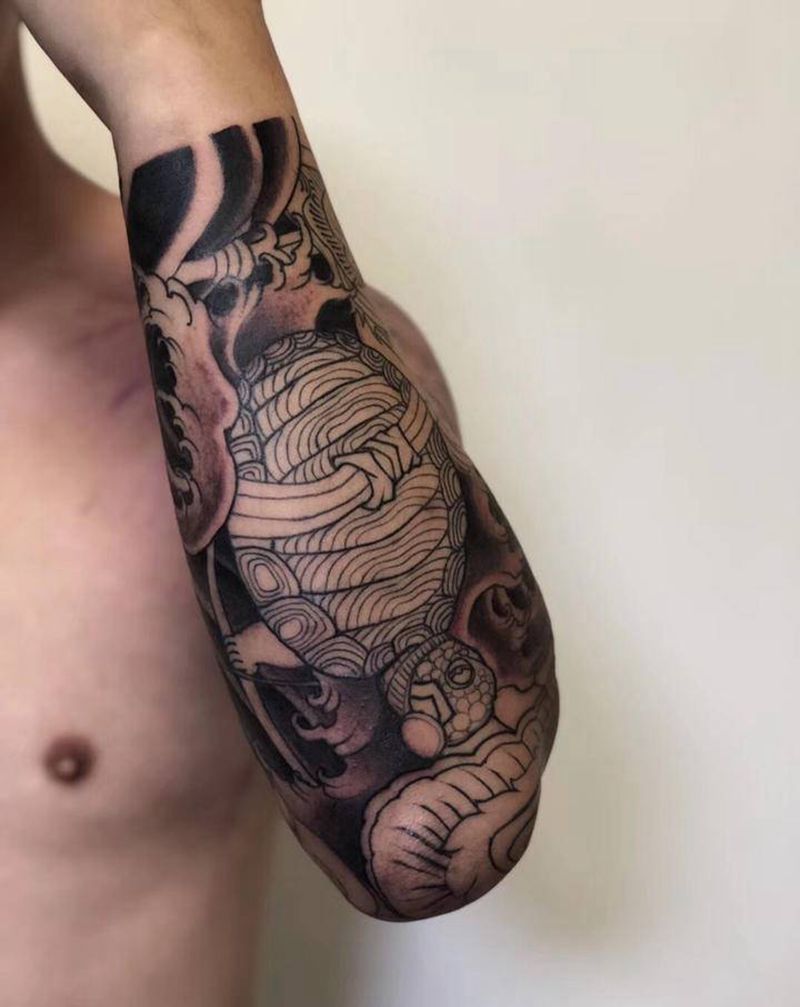 包臂纹身图片_手臂新传统纹身图案