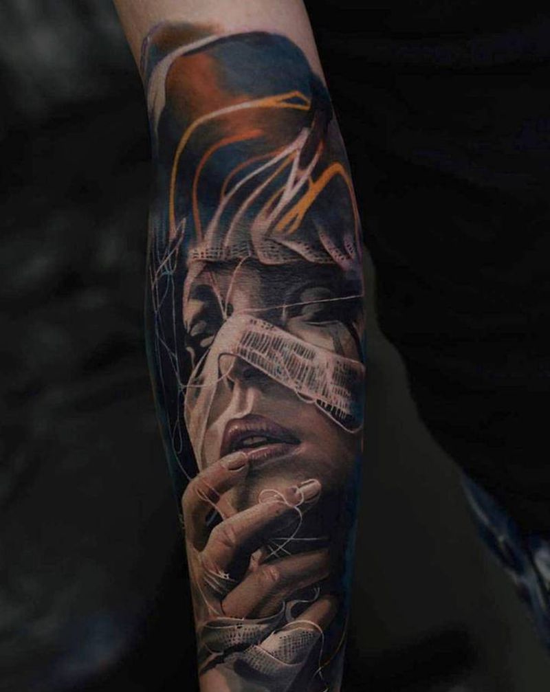 女人肖像纹身图片_手部欧美写实纹身图案