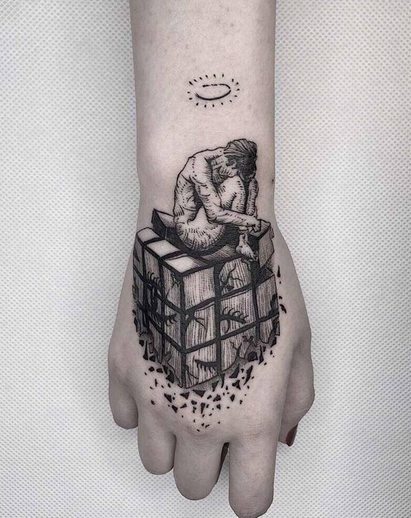 魔方纹身图片_手部点刺几何纹身图案