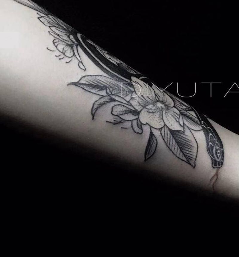 蛇纹身图片_手部手臂纹身图案