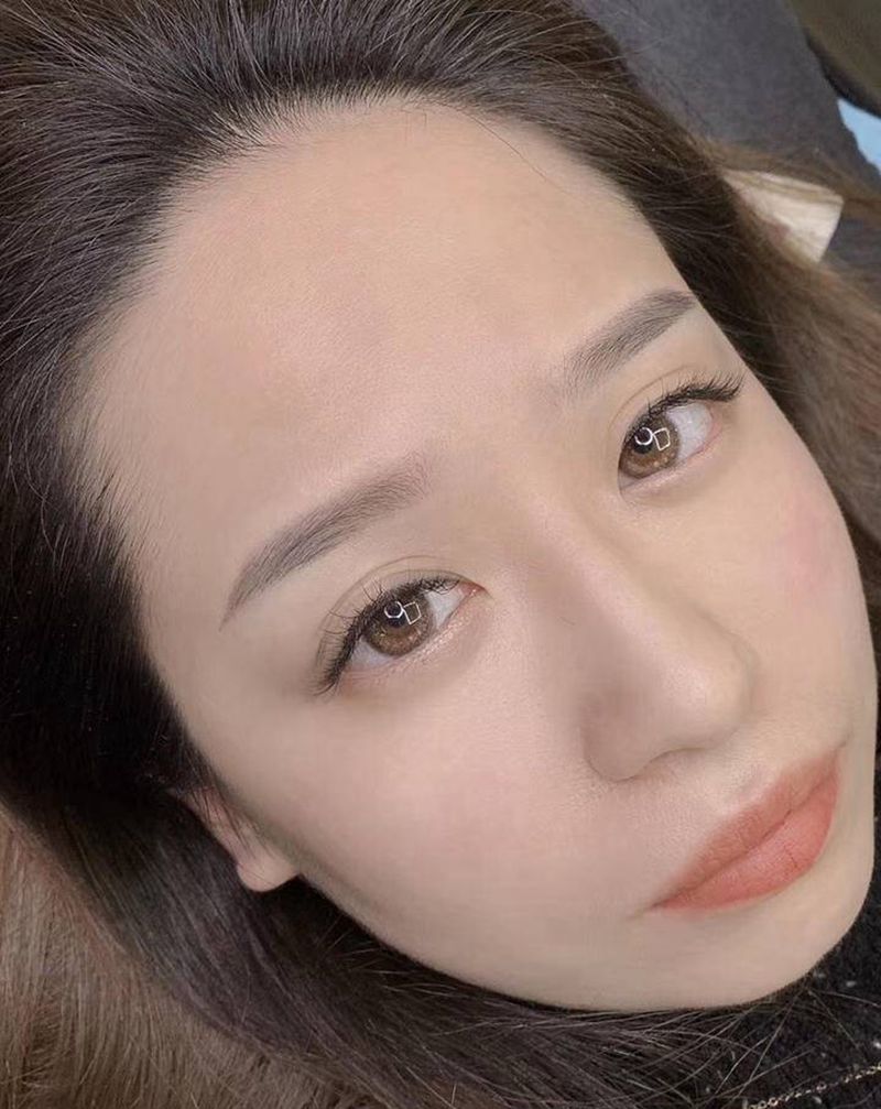 水雾眉纹身图片_颈部点刺纹身图案