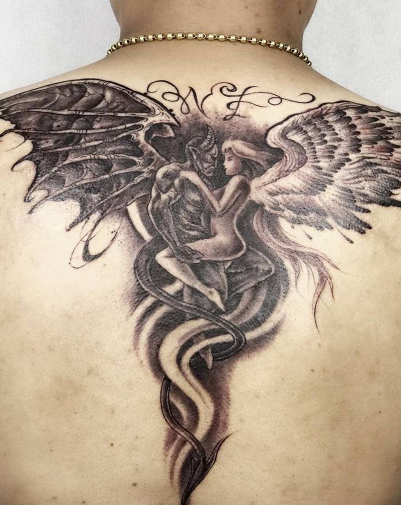 天使与恶魔纹身图片_背部欧美写实纹身图案