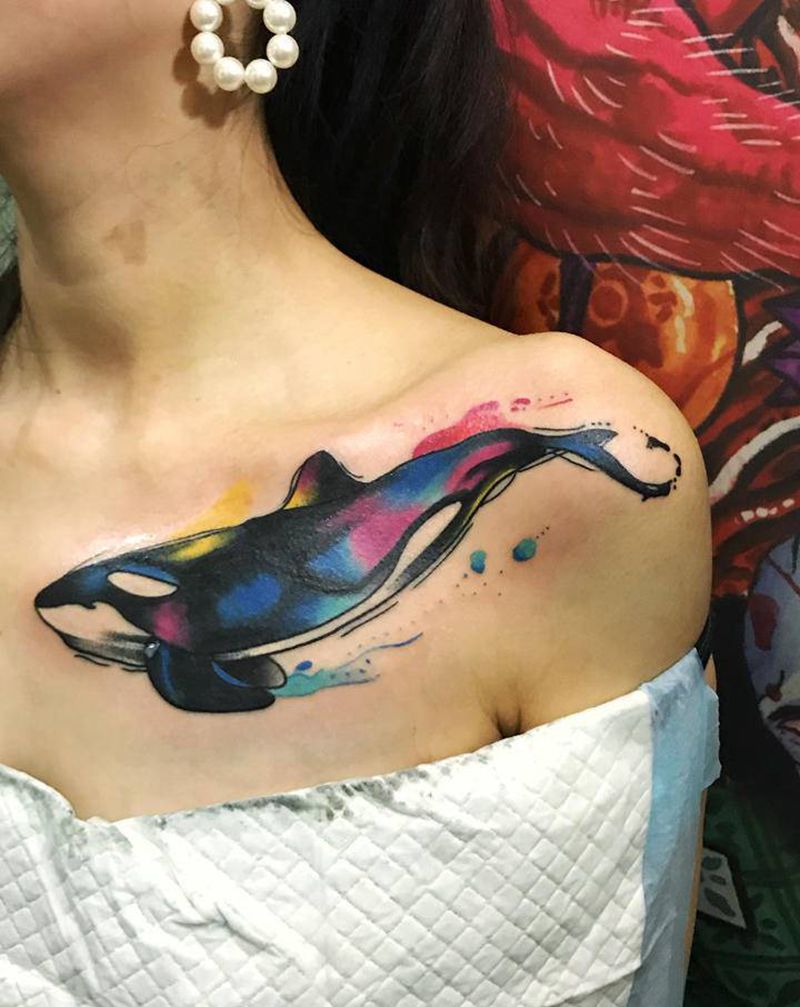 鲸鱼遮盖纹身图片_胸部水彩遮盖纹身图案