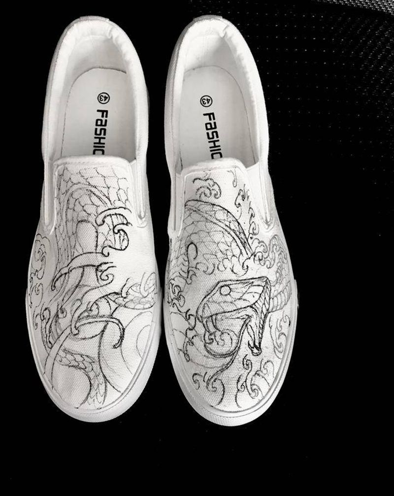 花鞋纹身图片_脚部老传统纹身图案