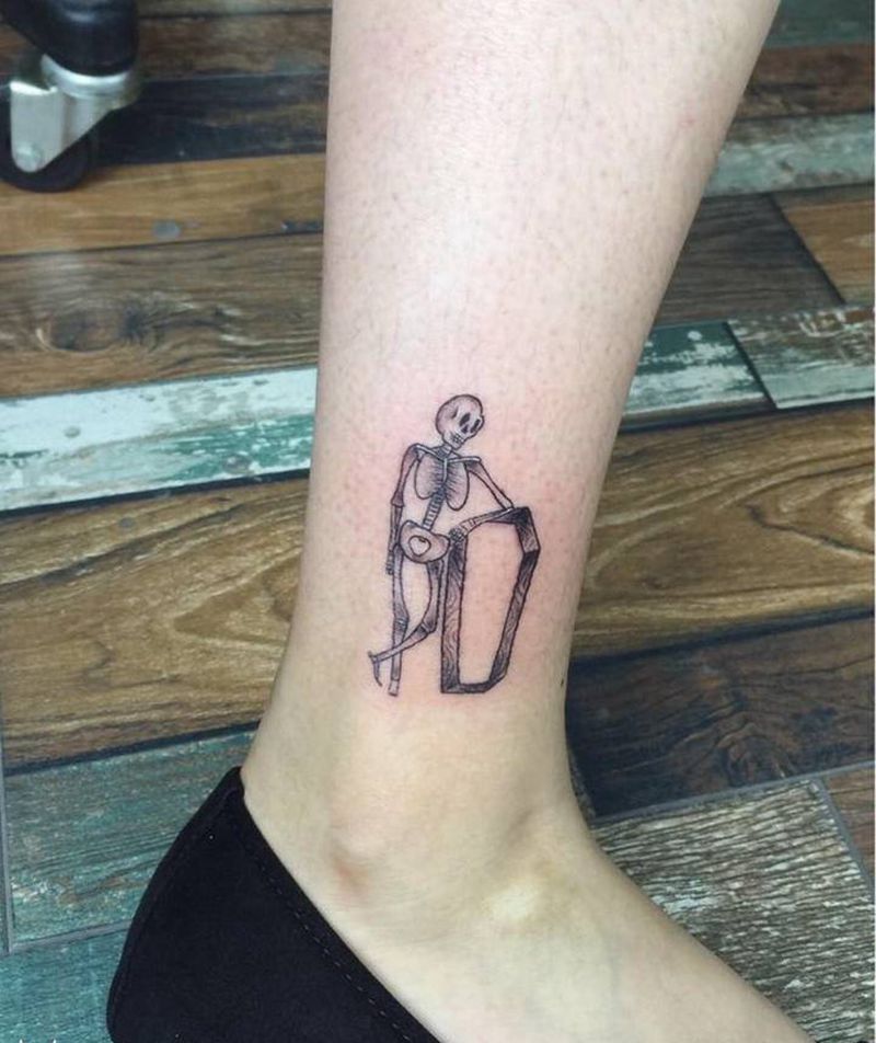 死神纹身图片_脚部点刺几何纹身图案