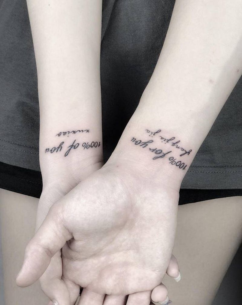 情侣字母纹身图片_手部几何花体字纹身图案