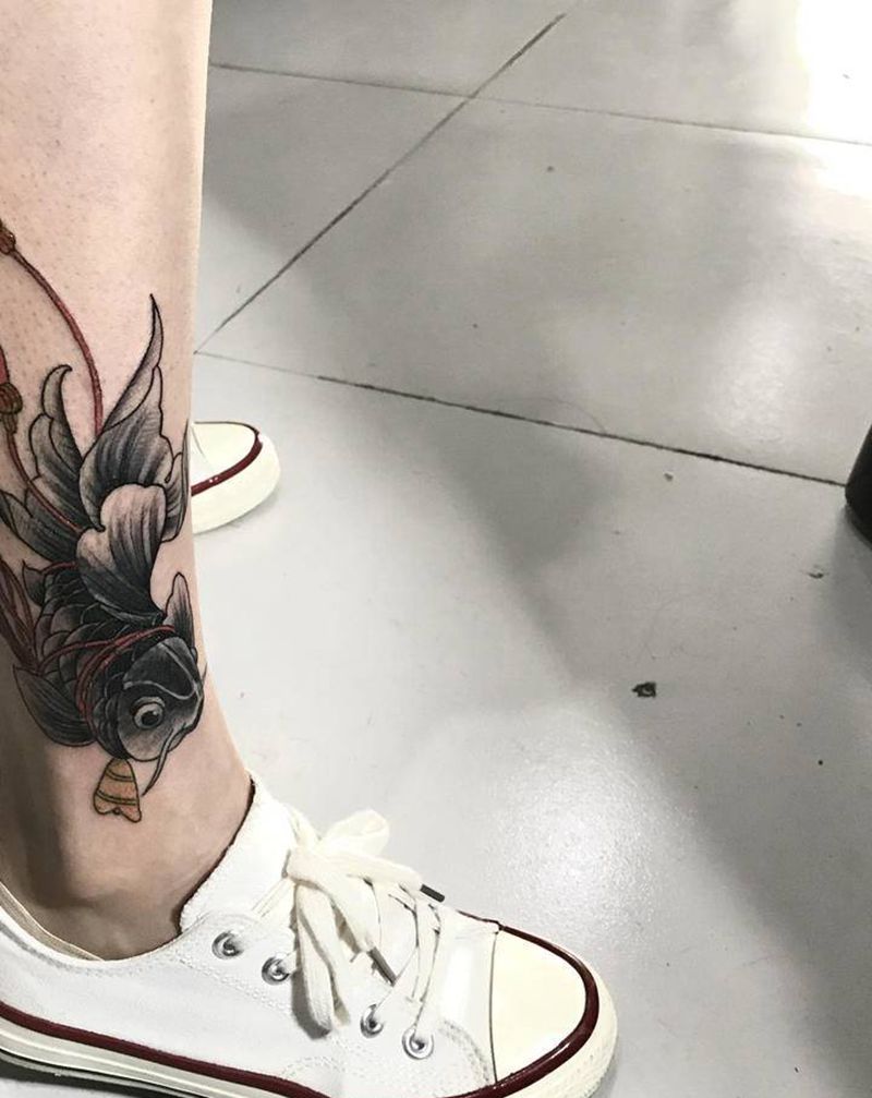 遮盖纹身图片_脚部老传统纹身图案