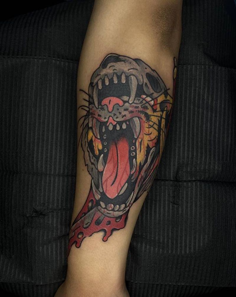 tiger纹身图片_手臂Old School纹身图案