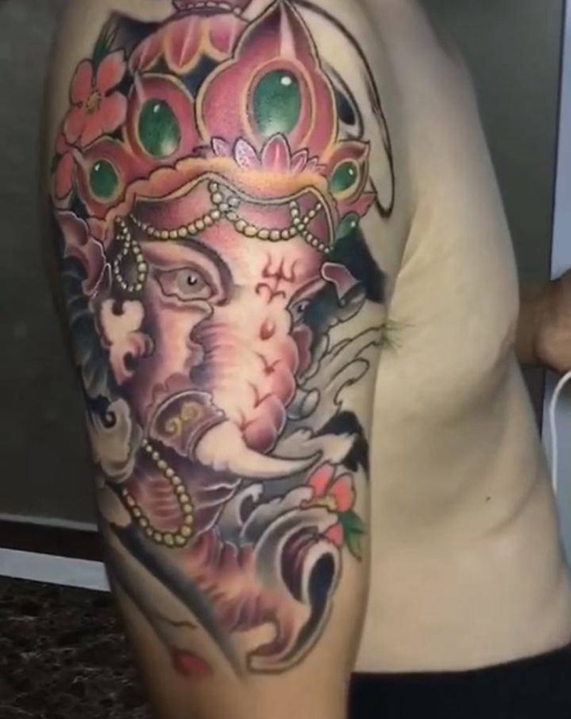 象神纹身图片_臀部纹身图案