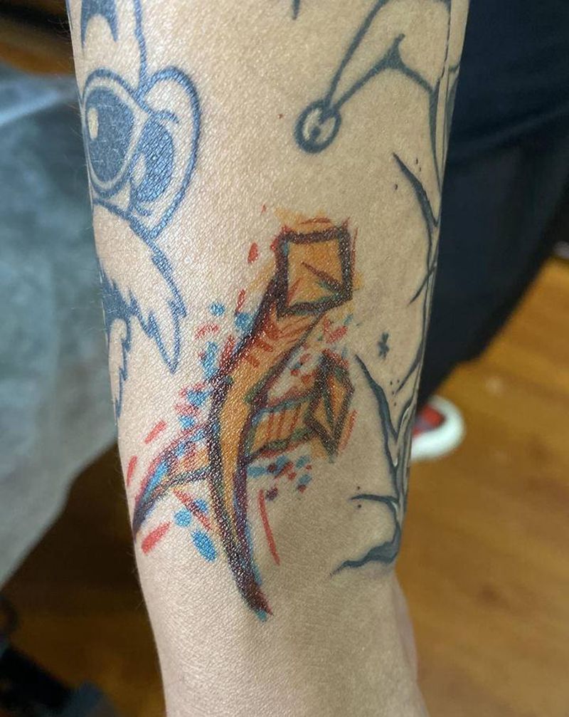 钉子纹身图片_手臂纹身图案