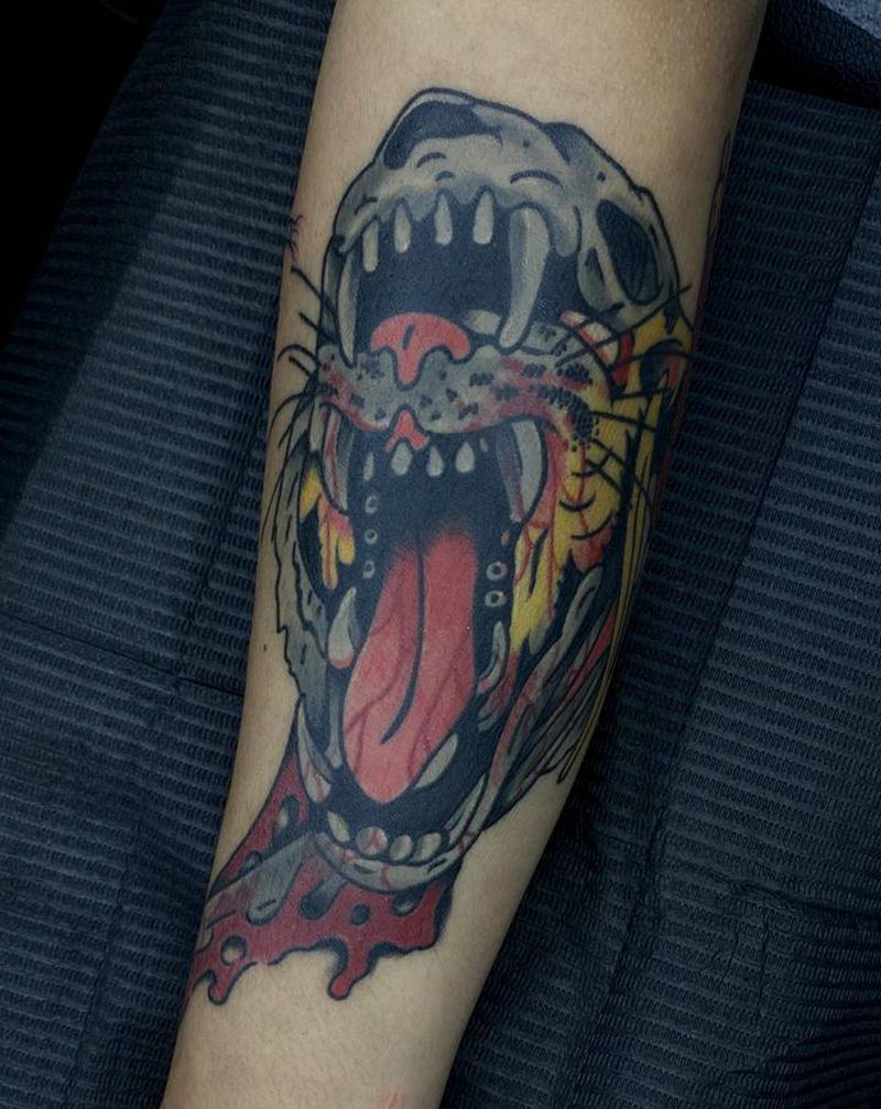 老虎恢复纹身图片_手臂Old School纹身图案