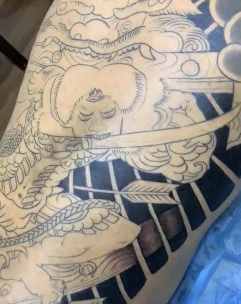 张顺破水门纹身图片_背部纹身图案