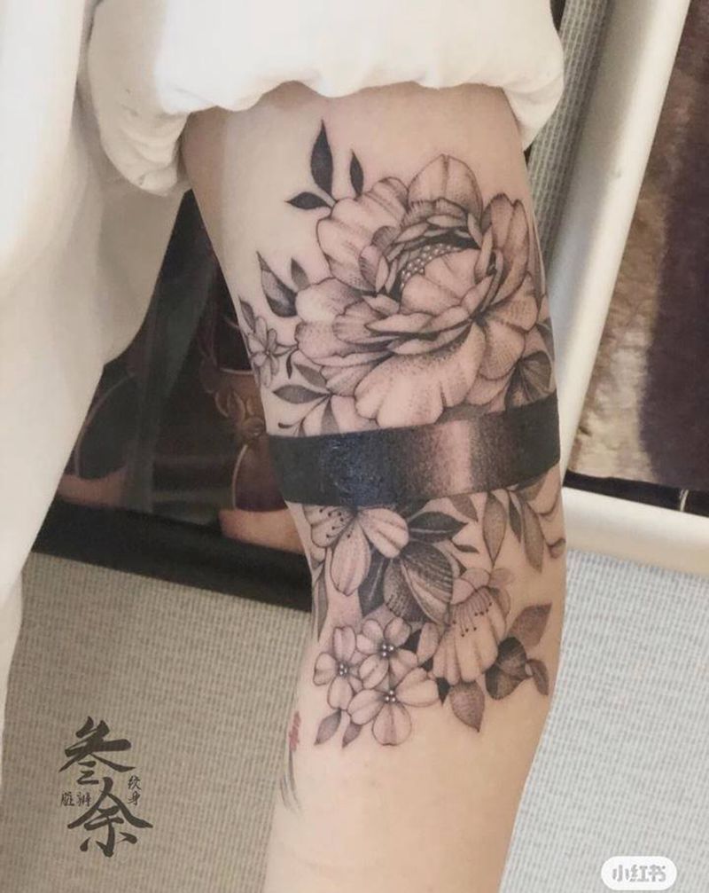 素花遮盖纹身图片_手臂素花纹身图案