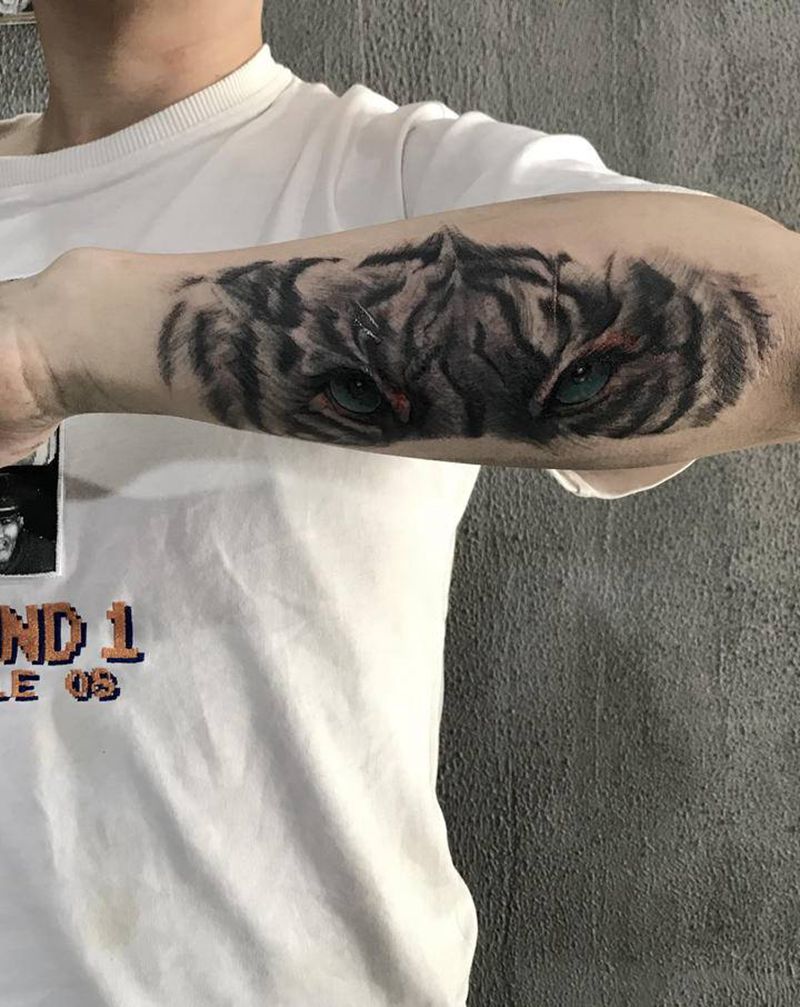 老虎纹身图片_手部手臂欧美写实纹身图案