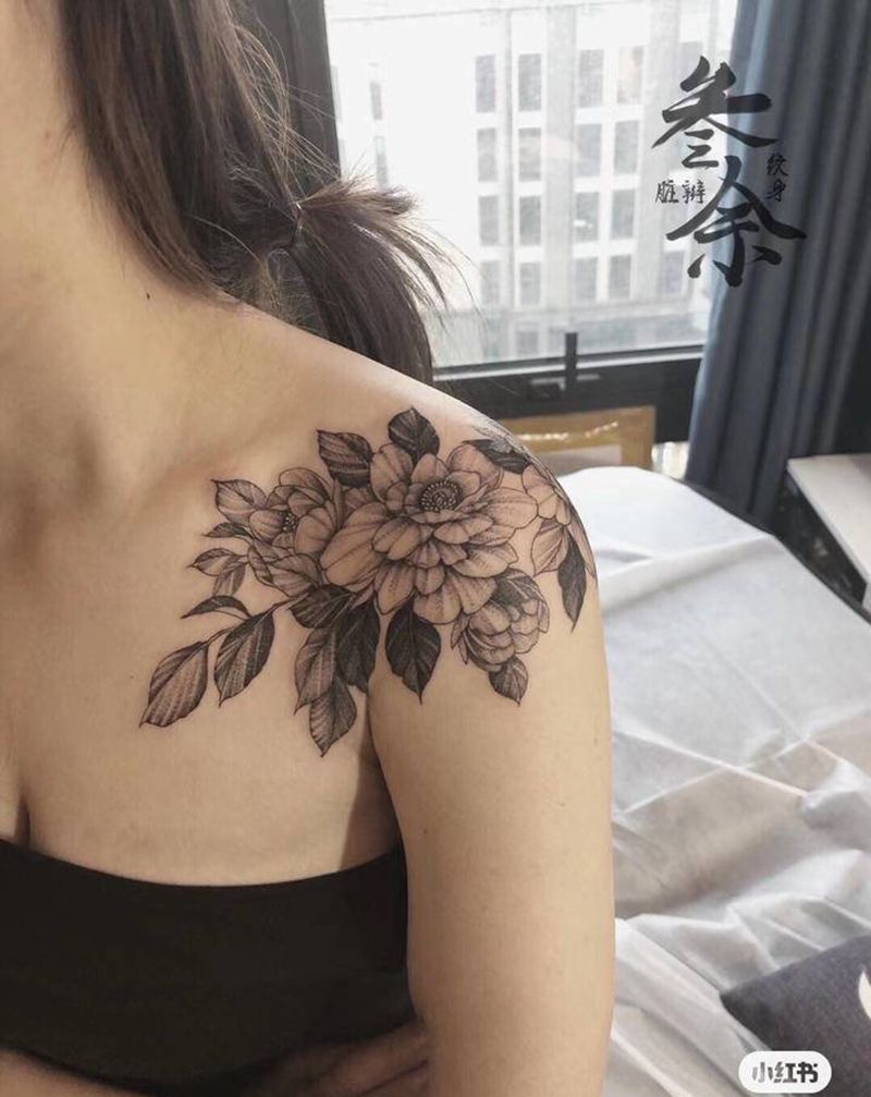 素花纹身图片_肩部手臂纹身图案