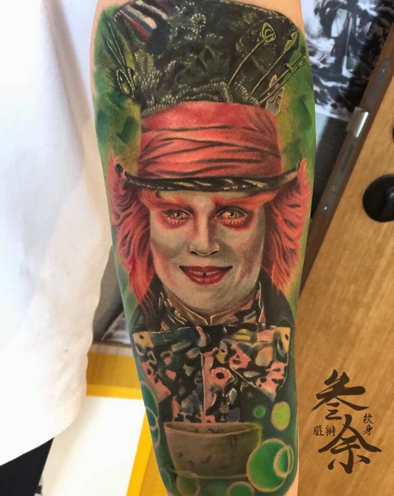 疯帽子纹身图片_手臂欧美写实纹身图案