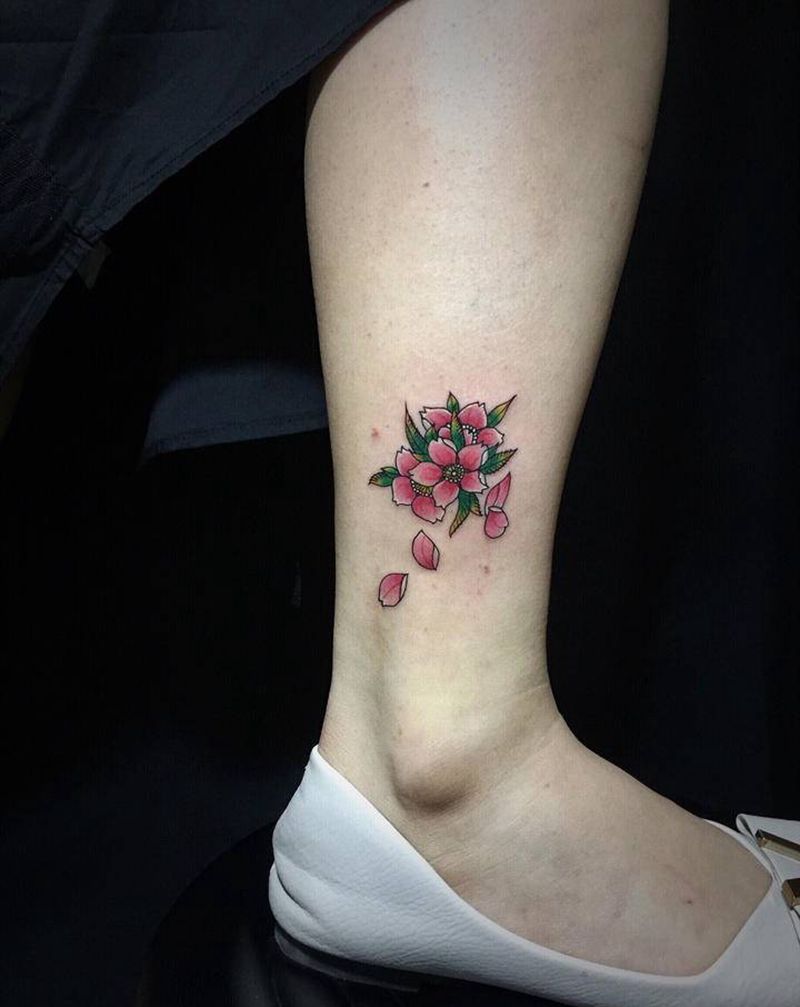 樱花纹身图片_腿部新传统纹身图案