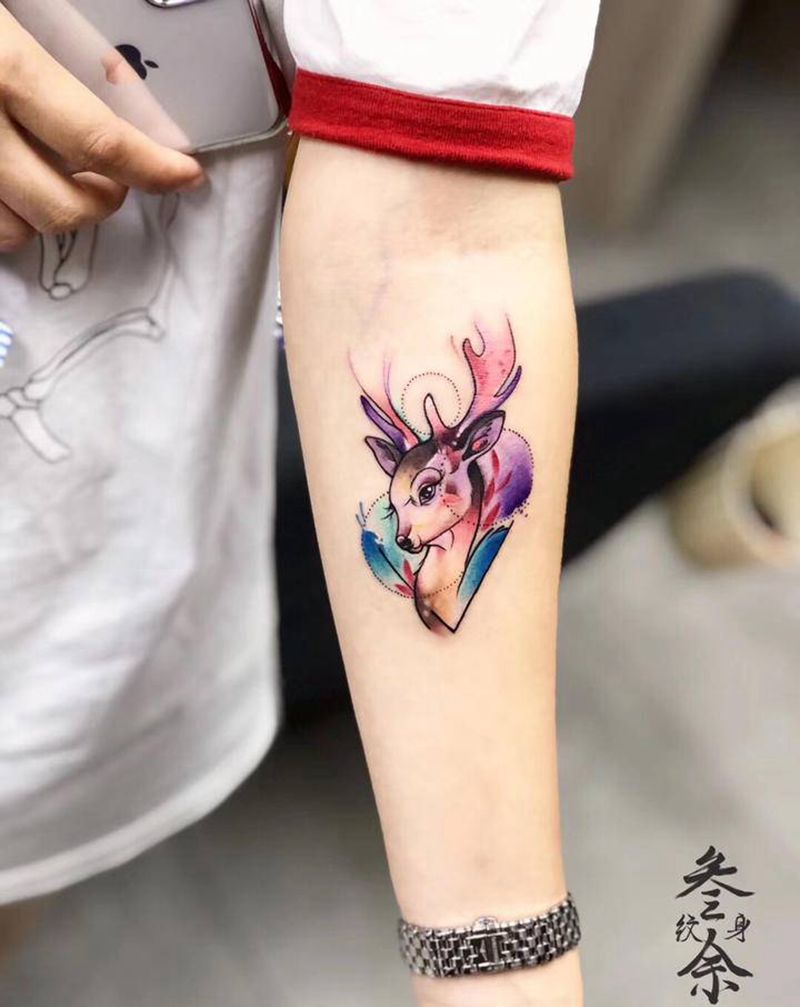 小鹿纹身图片_手臂腿部纹身图案