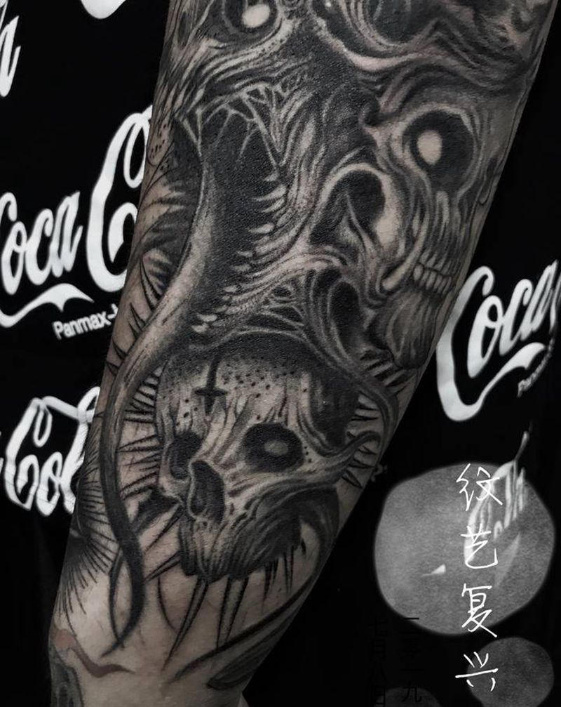 暗黑骷髅纹身图片_手臂暗黑骷髅纹身图案