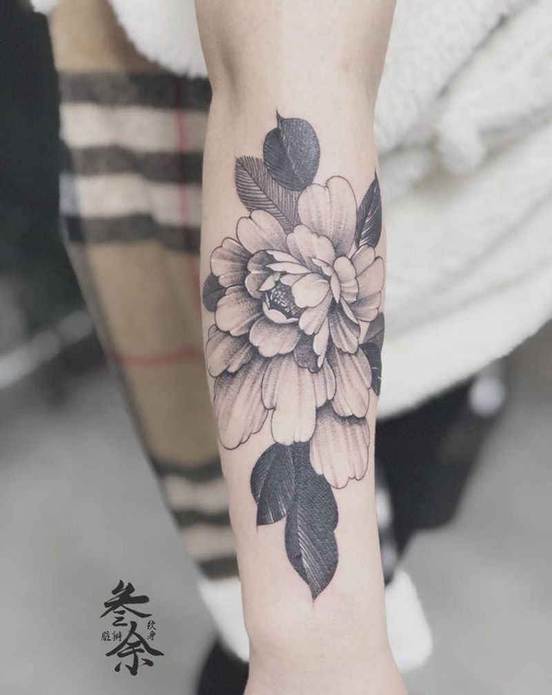 花纹身图片_手臂点刺纹身图案