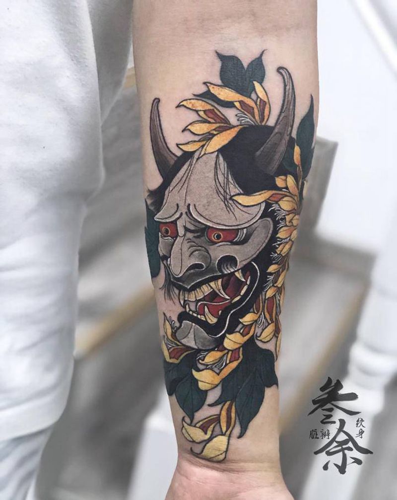 般若菊花纹身图片_手部新传统纹身图案