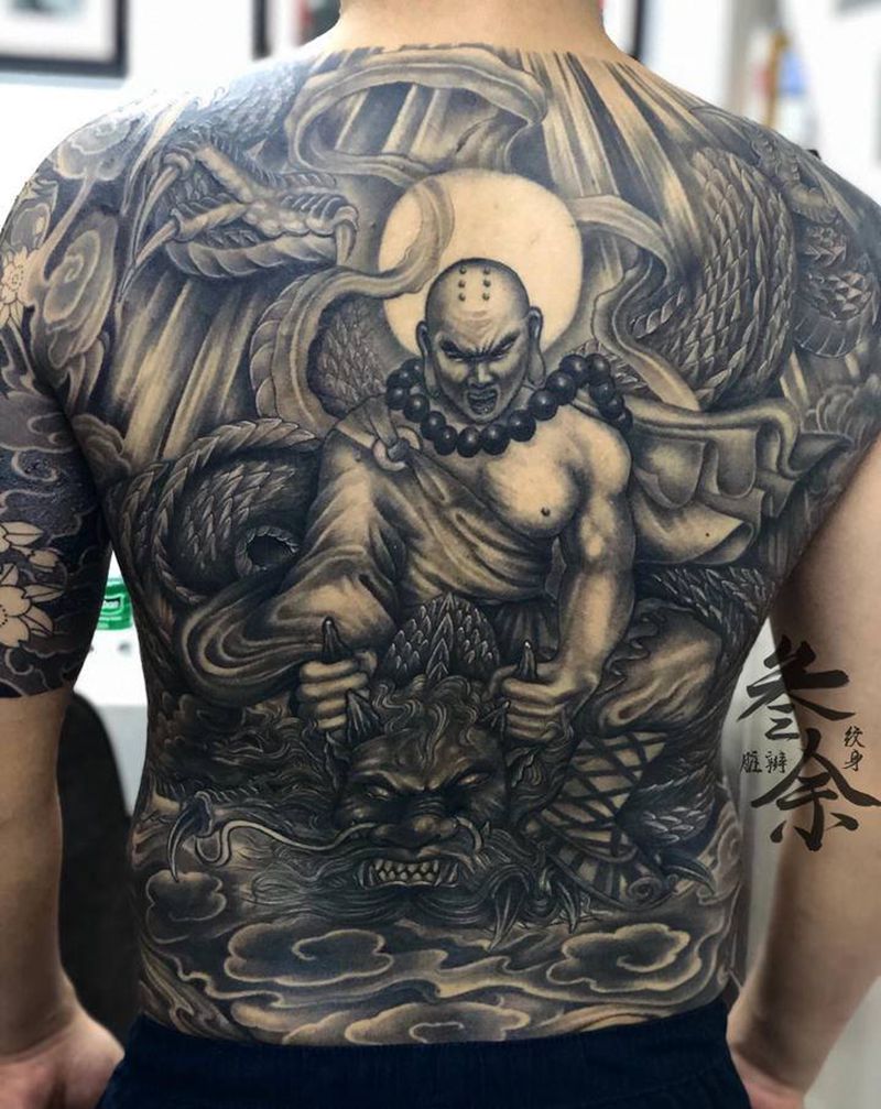 遮盖修改纹身图片_背部纹身图案