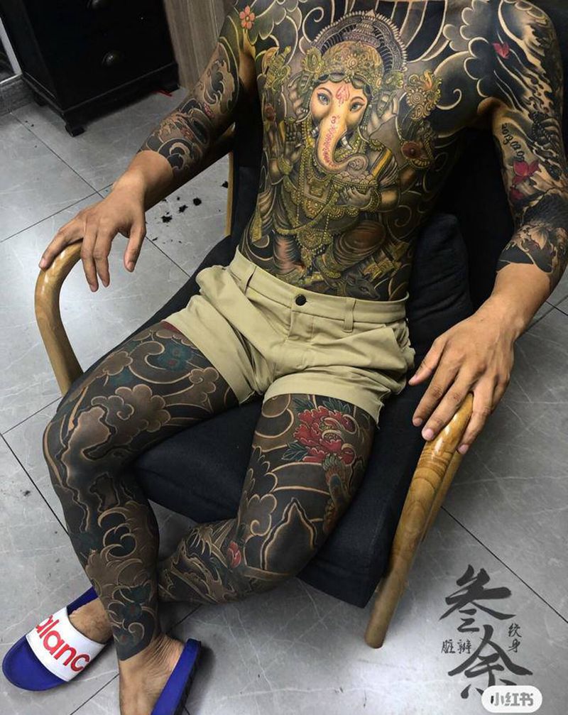 传统纹身图片_背部腿部老传统新传统纹身图案