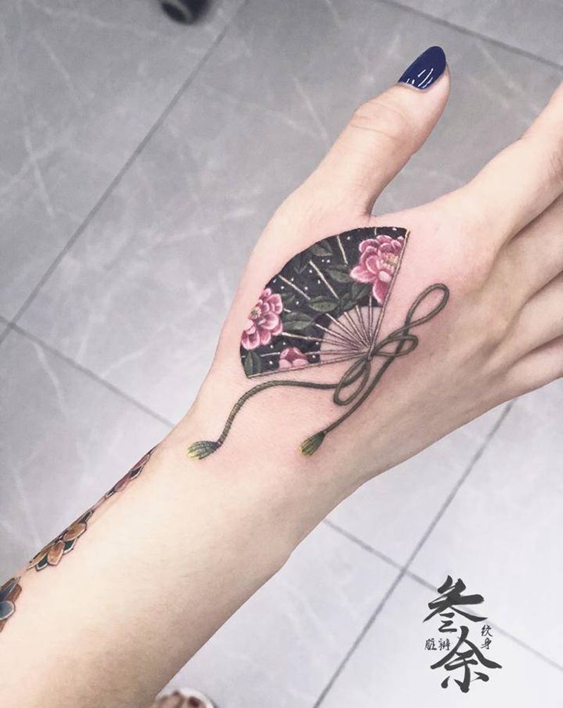 遮盖疤痕纹身图片_手部纹身图案