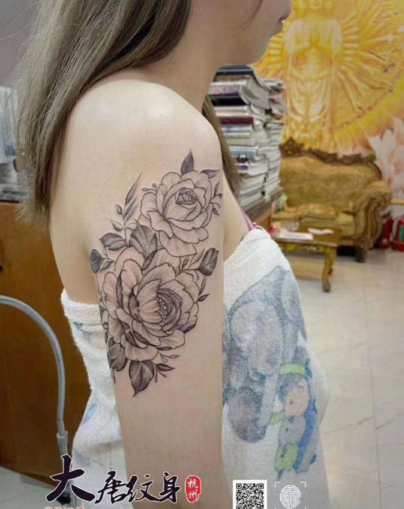 素花纹身图片_手臂点刺纹身图案