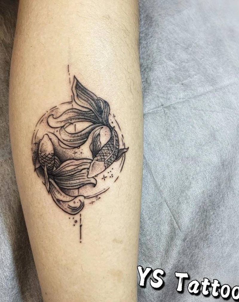 小鱼纹身图片_腿部纹身图案