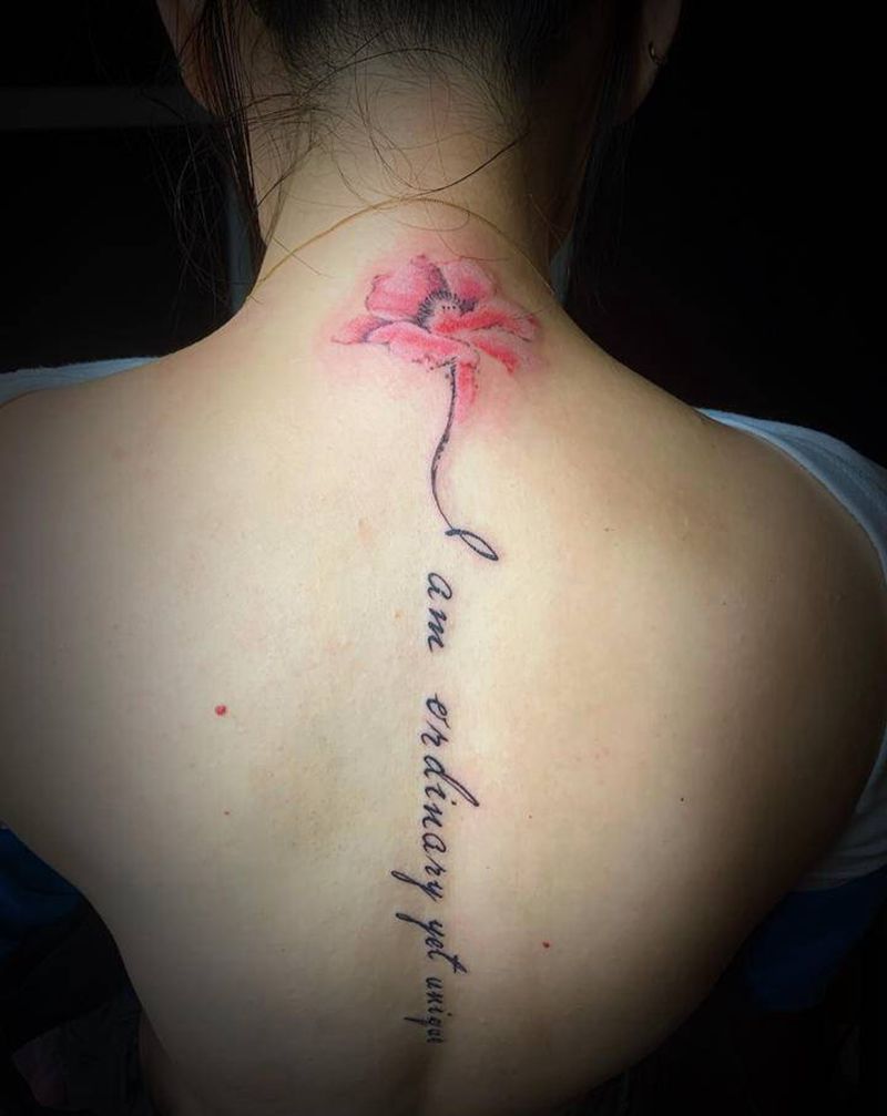 小清新纹身图片_背部水彩纹身图案