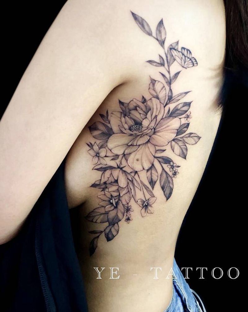 侧肋素花纹身图片_腰部清新纹身图案