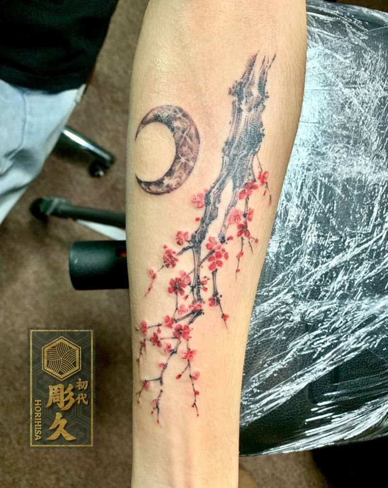 国风梅花纹身图片_手臂水彩纹身图案