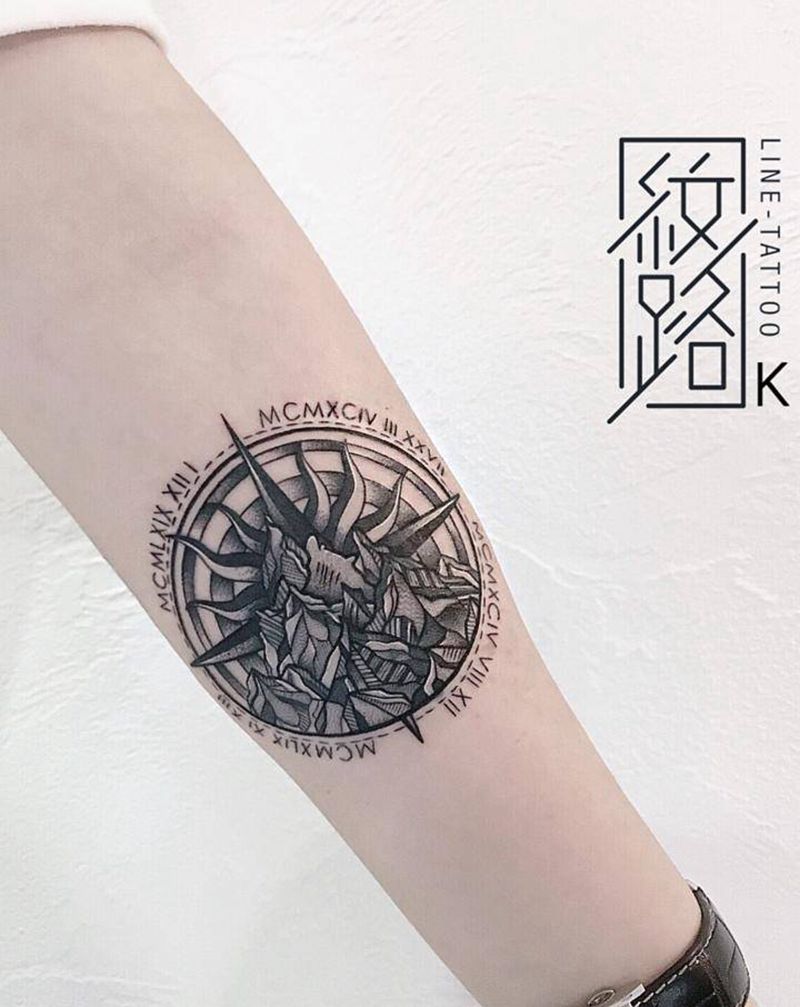 山 遮盖纹身图片_手臂几何点刺山指南针遮盖纹身图案