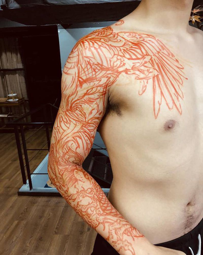 又孵化一只纹身图片_胸部手臂新传统原创纹身图案