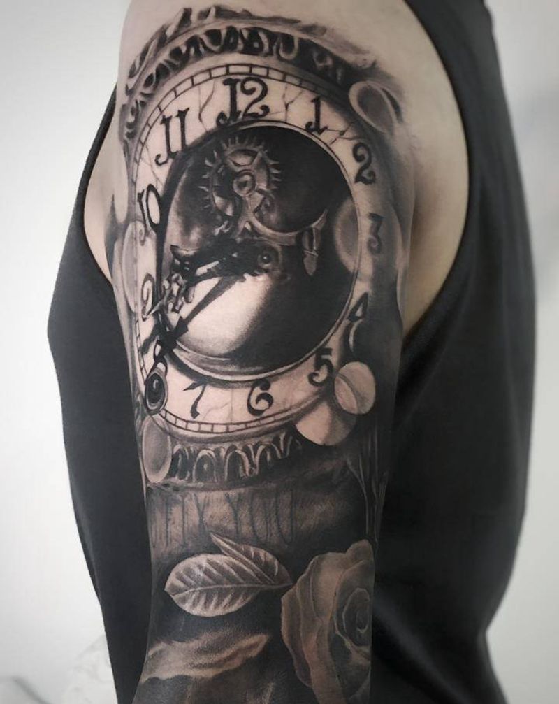 爱玫瑰的大叔纹身图片_手臂欧美写实纹身图案