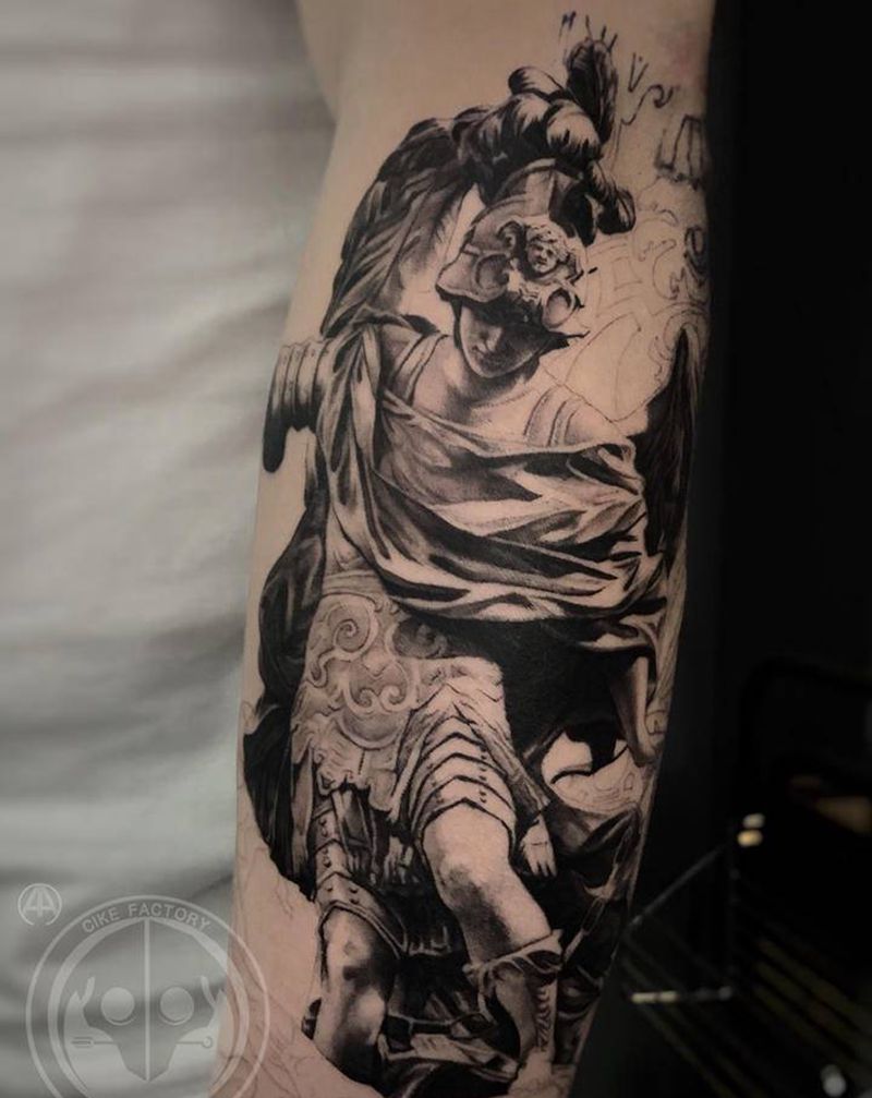 未完纹身图片_手臂欧美写实纹身图案