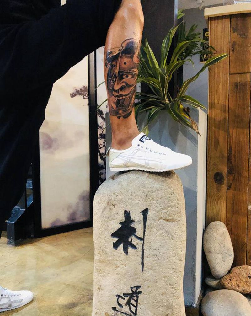 般若纹身图片_腿部新传统般若纹身图案