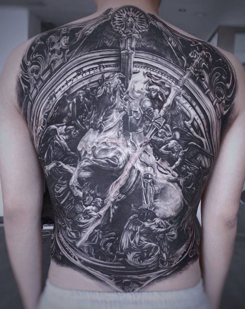 圣骑士纹身图片_背部欧美写实纹身图案