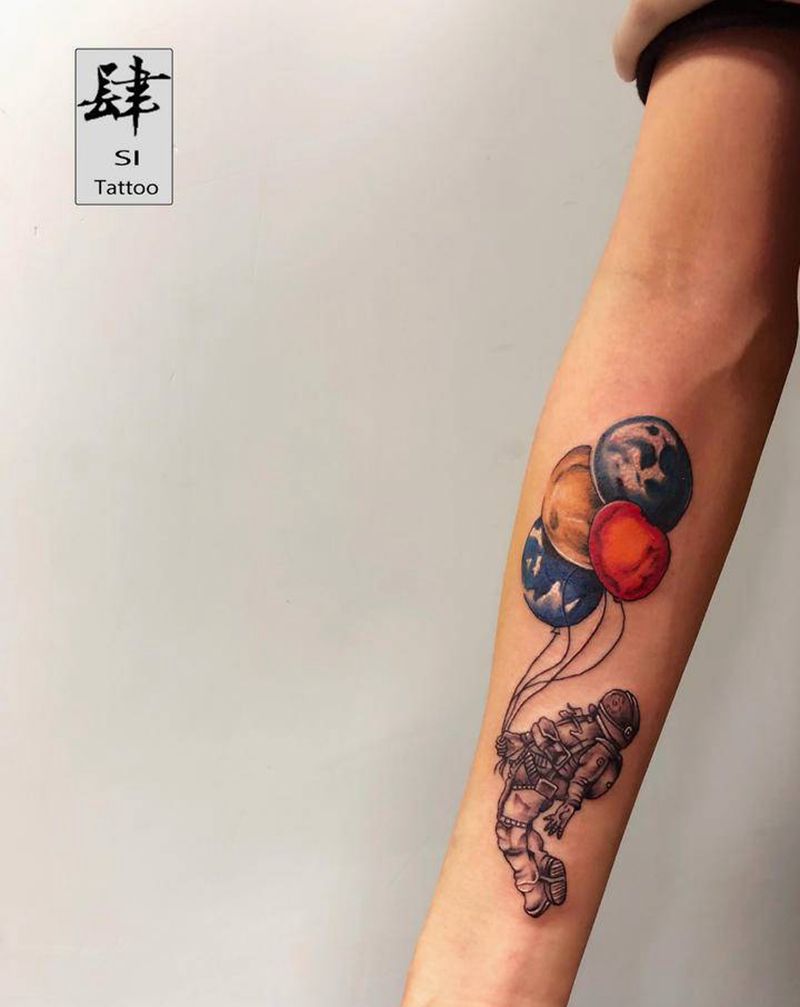 宇航员纹身图片_手臂New School彩色宇航员纹身图案