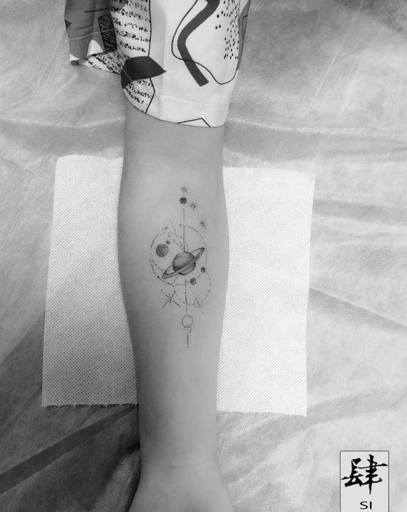 星球纹身图片_手臂几何点刺纹身图案